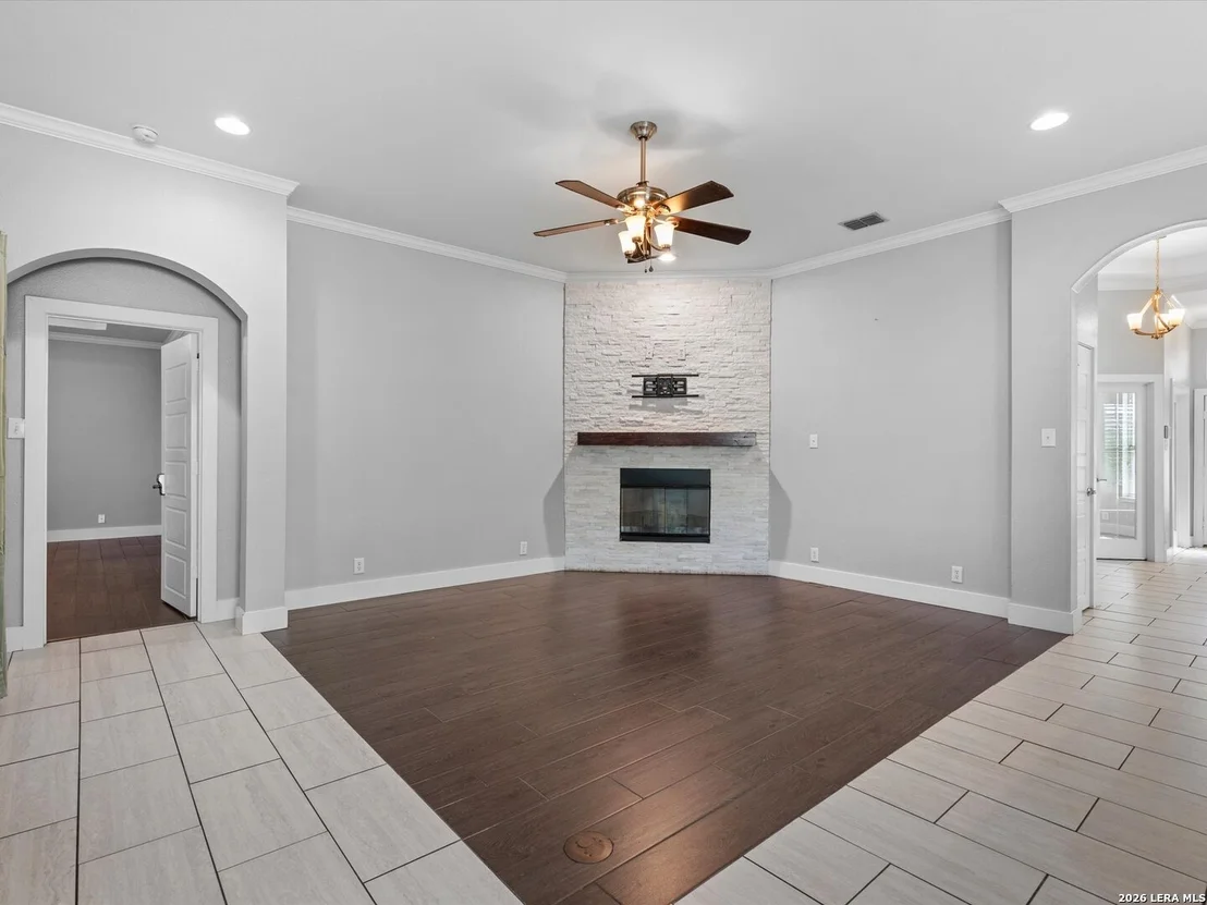Photo of 121 NORMAN CV