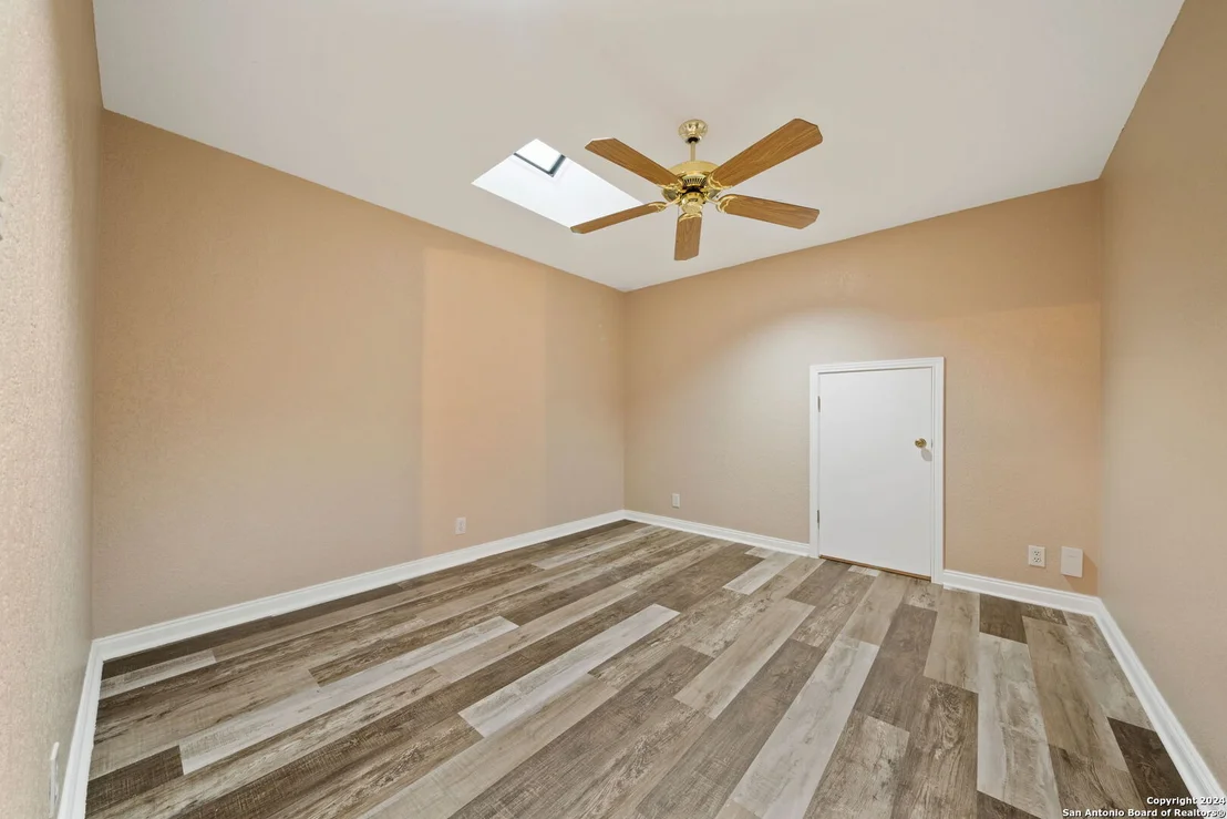 Photo of 15731 DEER CREST