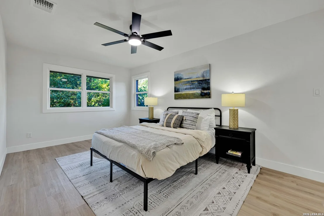 Photo of 127 Highview Dr