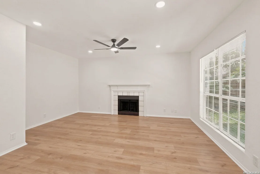 Photo of 333 SUNROSE LN
