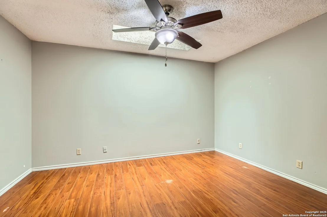 Photo of Unit 68 at 8611 datapoint