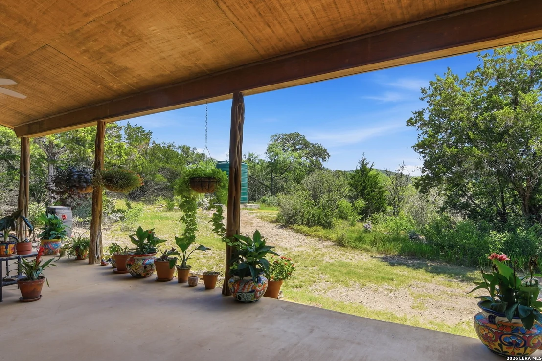 Photo of 423 KAHN RD