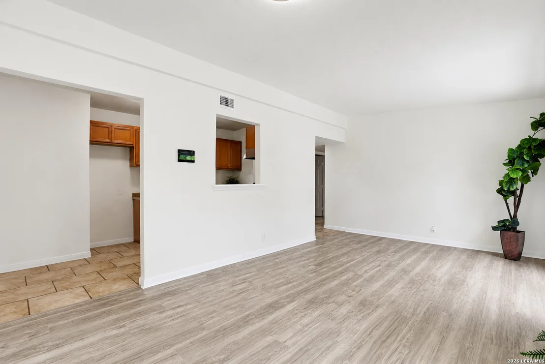 Photo of 130 CHADWICK DR