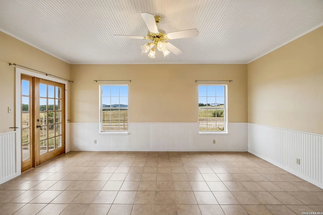 Photo of 48 Holiday Rd