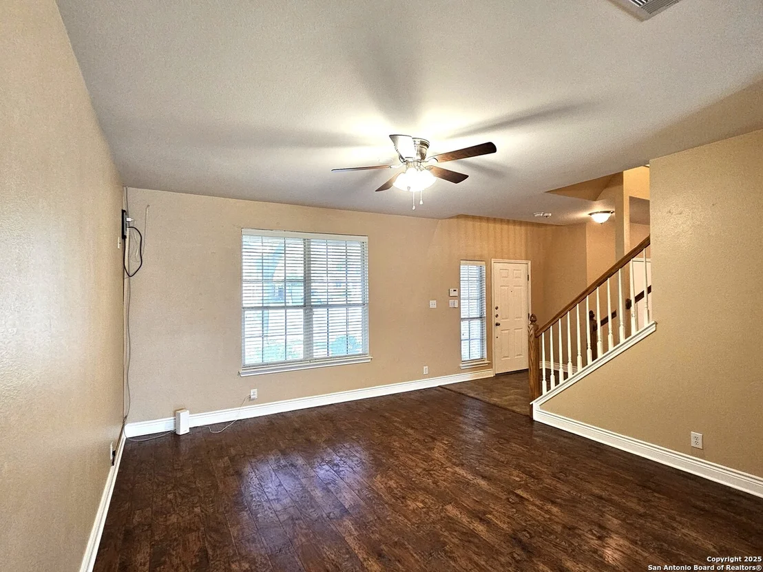 Photo of 213 SPICE OAK LN