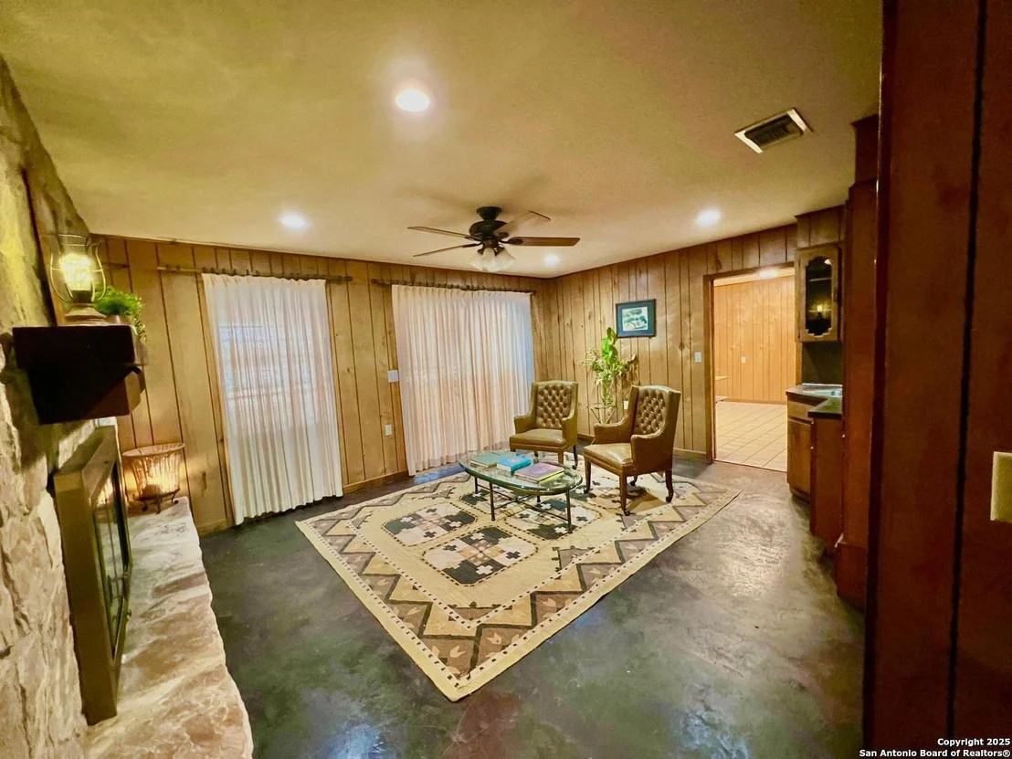 Photo of 433 Fort Clark Rd