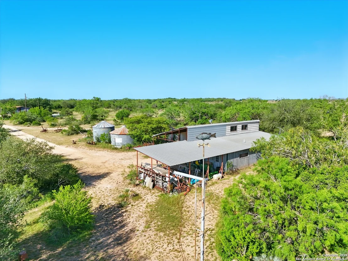 Photo of 344 E CR 341