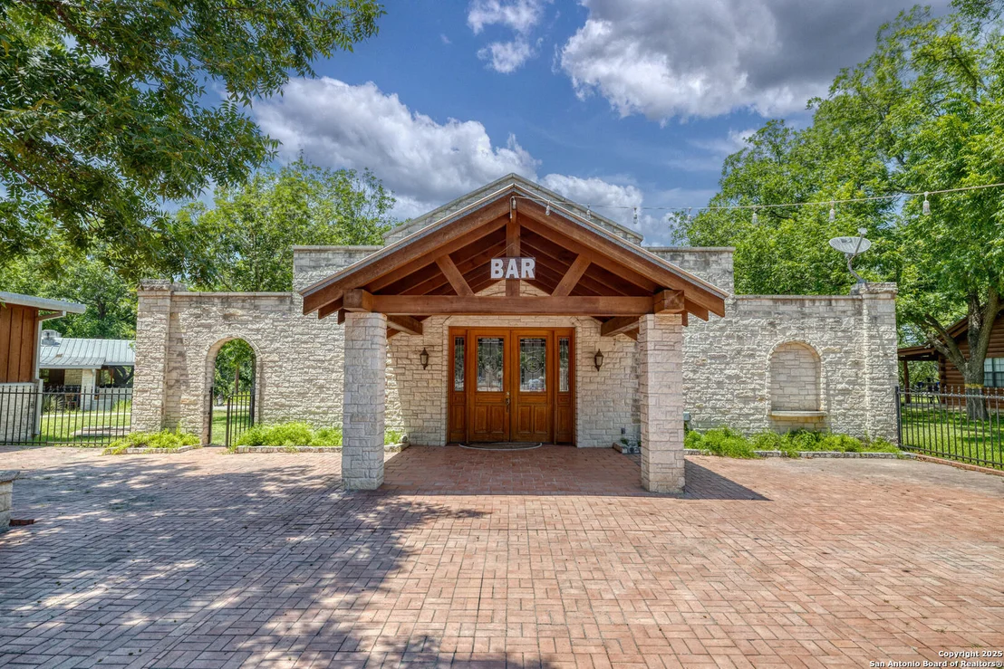 Photo of 90 Johnny Seibert Ln
