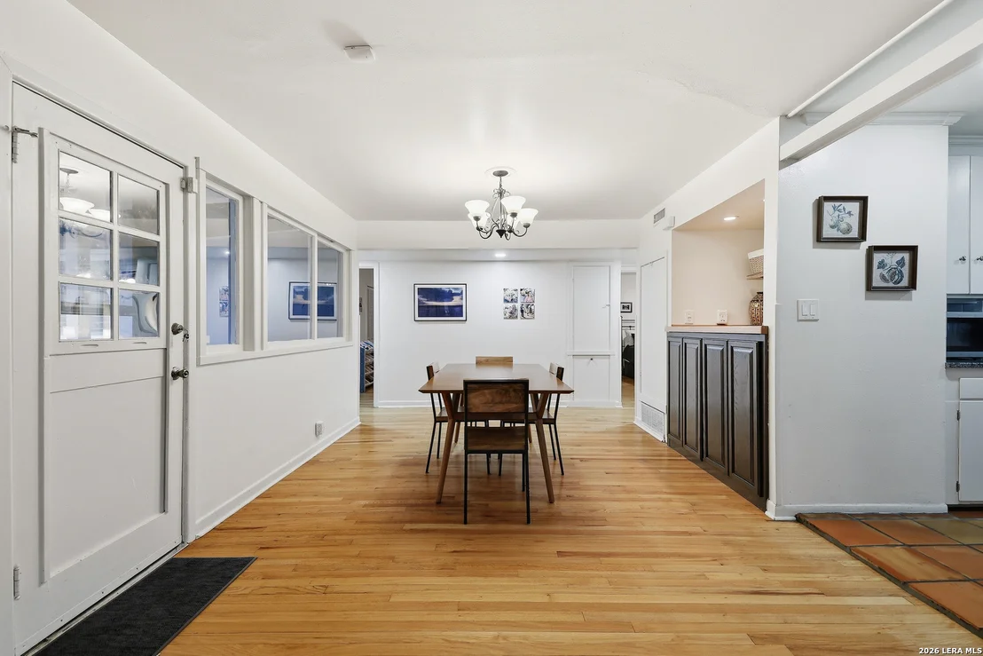 Photo of 326 Burnside Dr