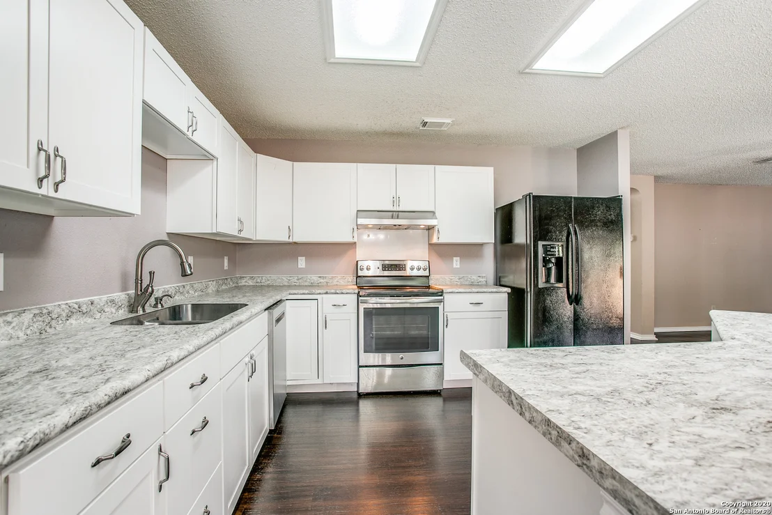 Photo of 261 SAMANTHA DR