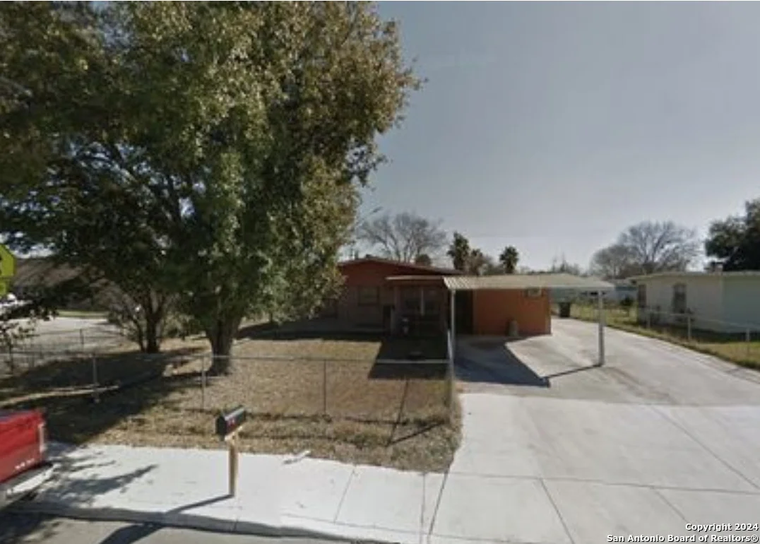 Photo of 122 Dumont