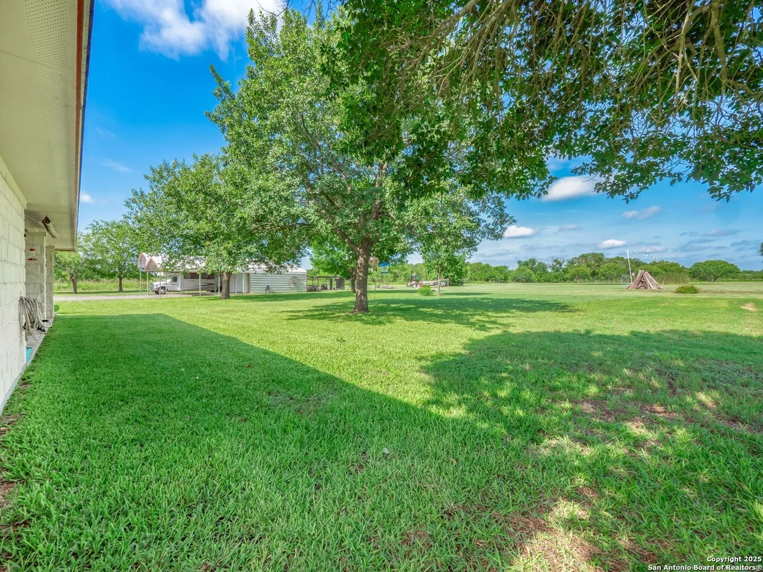 Photo of 658 Lakeview Dr