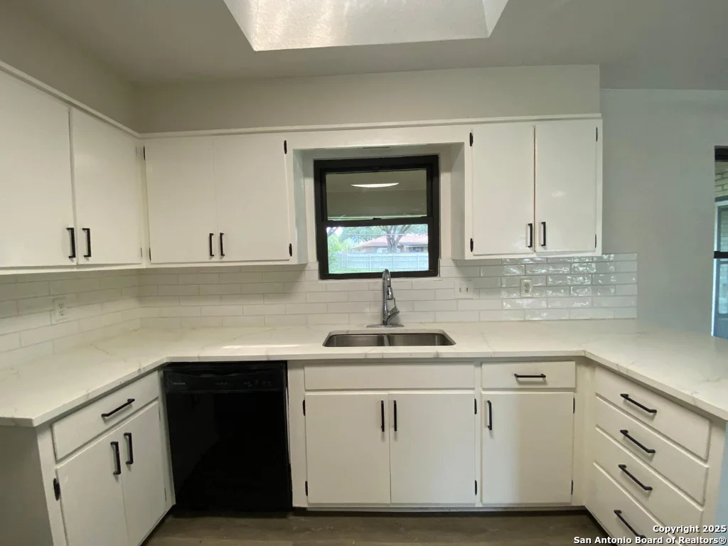 Photo of 749 Windrock