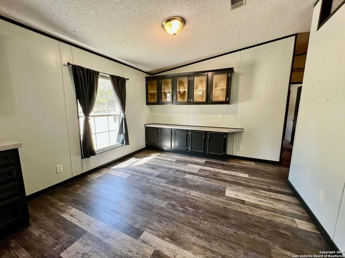 Photo of 147 Silver Creek
