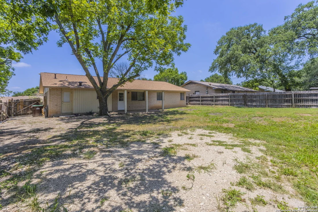 Photo of 6618 N Forest Bend