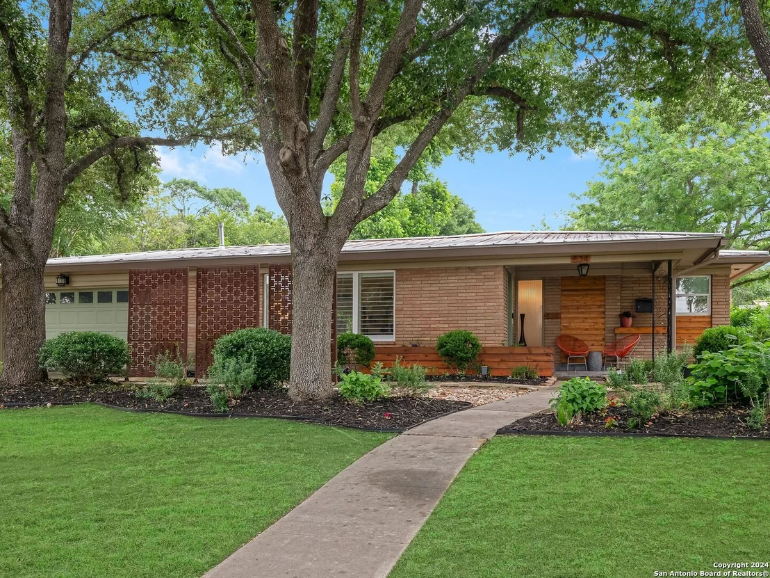 Photo of 534 OAKLEAF DR