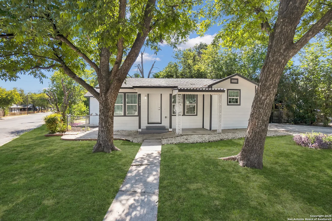 Photo of 1602 SACRAMENTO