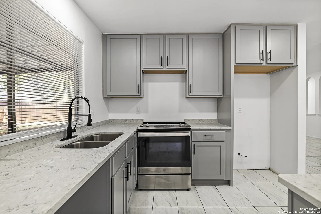 Photo of 2811 Lake Meadow