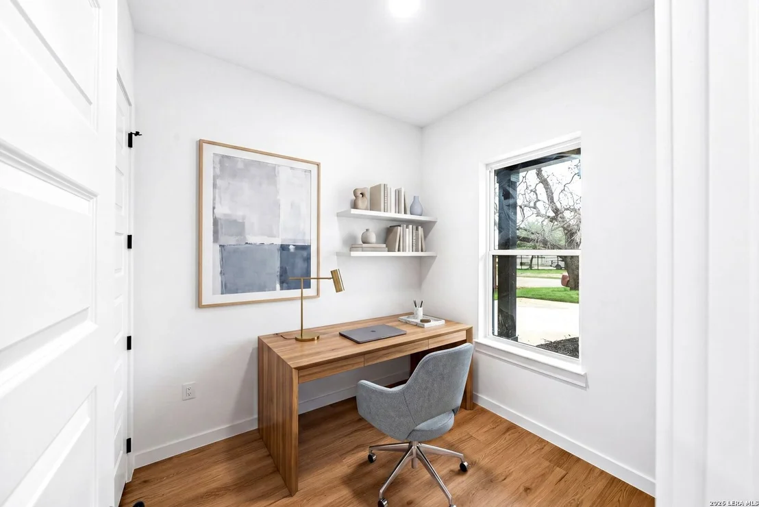 Photo of 110 San Antonio Blvd
