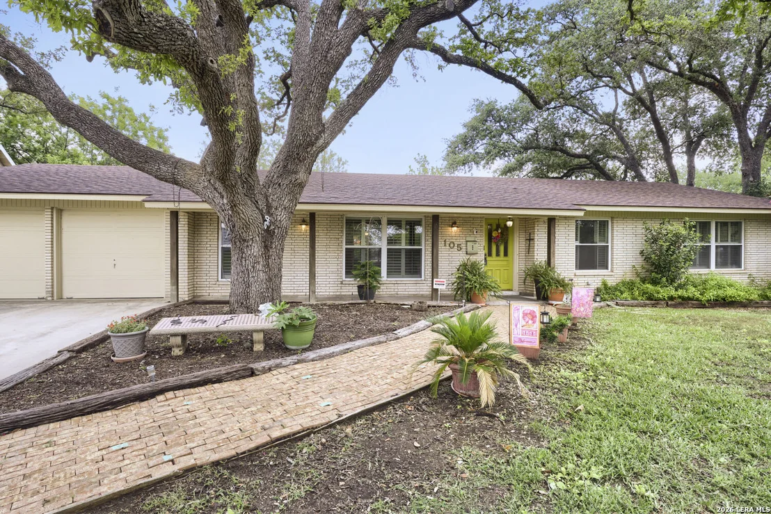Photo of 105 HARRIETT DR