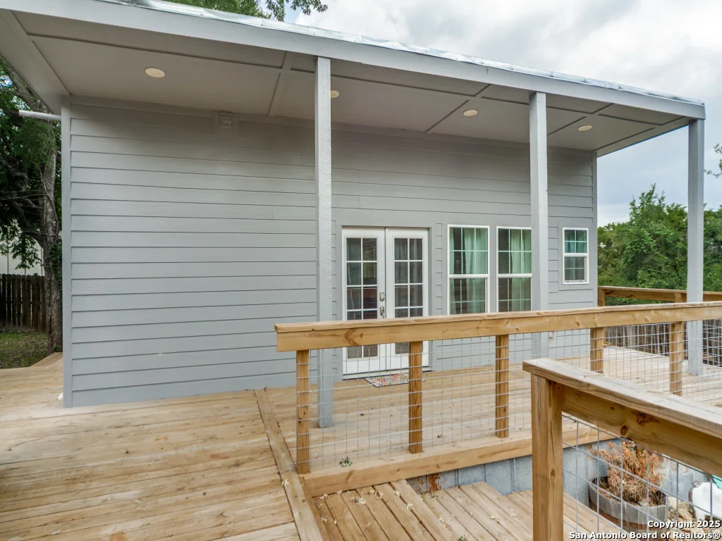 Photo of 651 RIVER VIEW DR