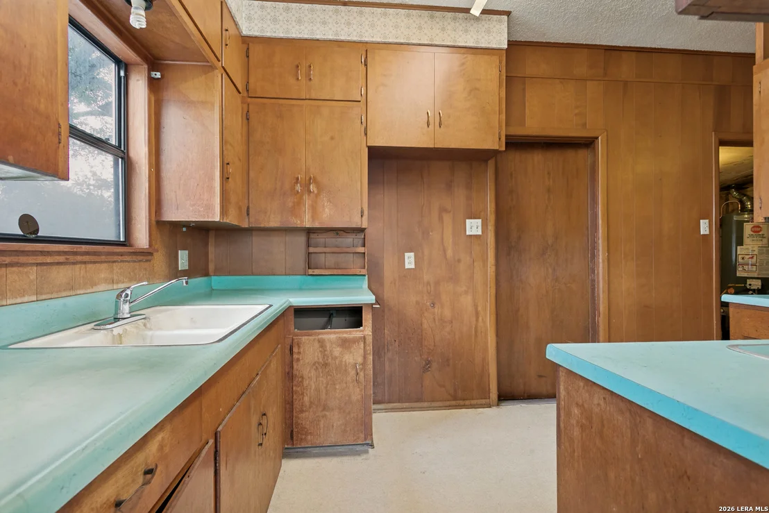 Photo of 12703 MIDDLE LN