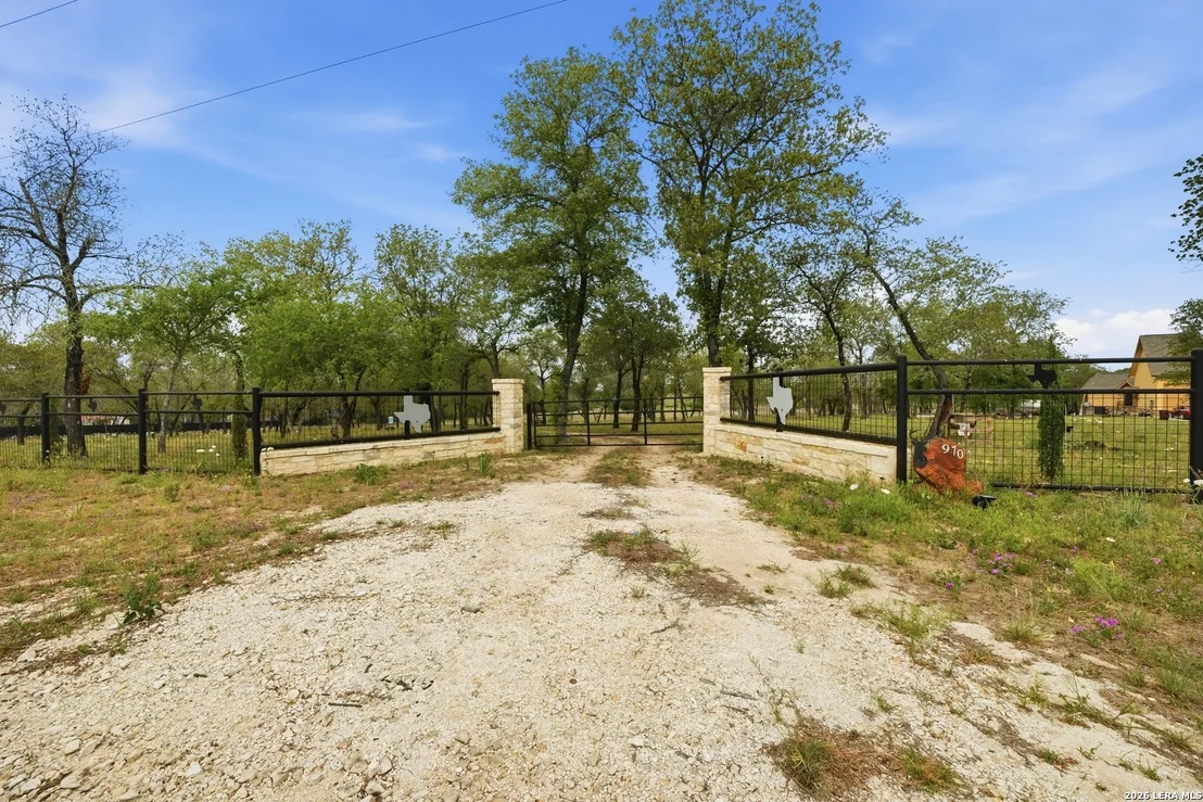 Photo of 970 STEVENS RD