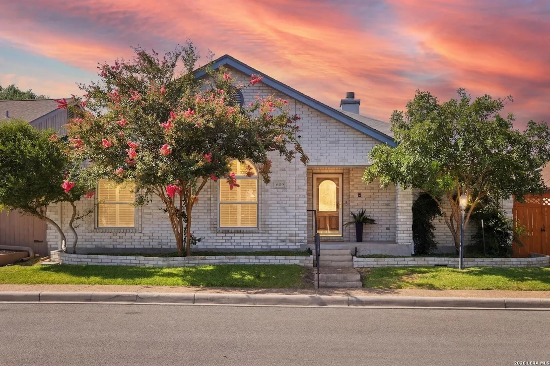 Photo of 6119 CRESCENT FLS