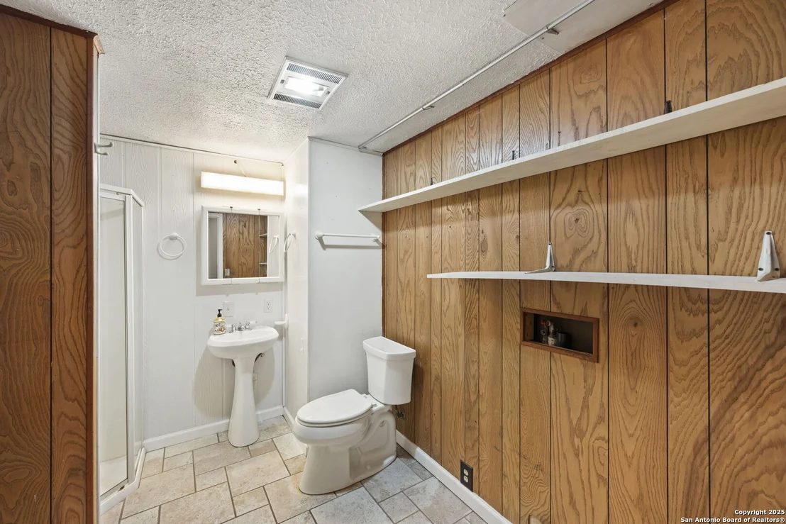 Photo of 835 Tecumseh