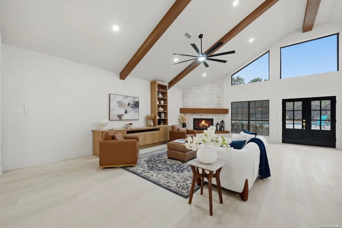 Photo of 150 LAKE VIEW DR