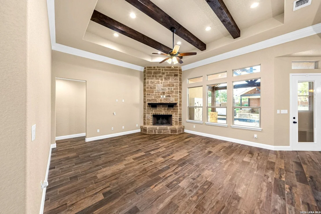 Photo of 1009 Bluebonnet Ln