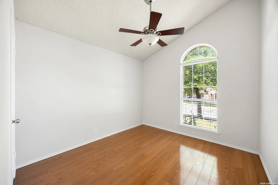 Photo of 25003 SUMMIT HOLW