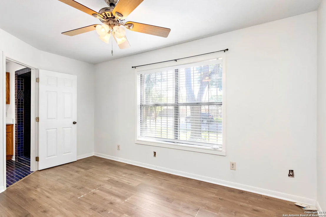Photo of 4018 MEEKS AVE