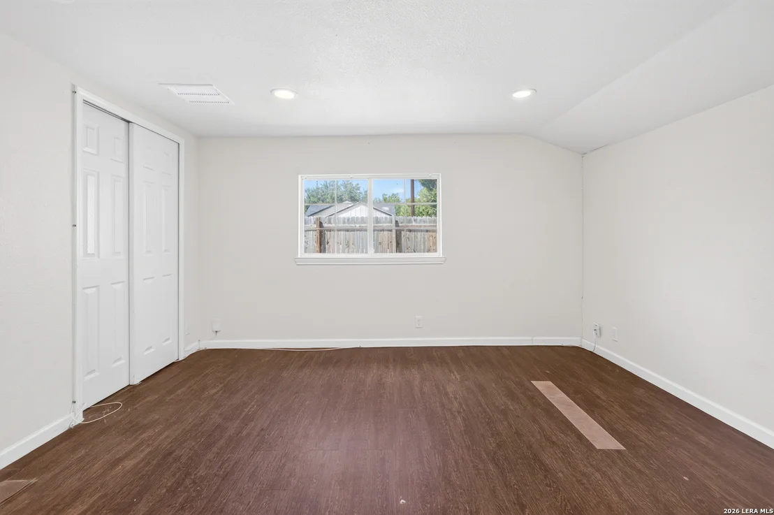 Photo of 363 W ANSLEY BLVD