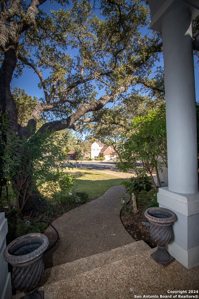Photo of 8526 FAIRWAY TRACE DR
