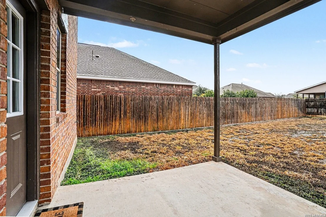 Photo of 8807 White Crown
