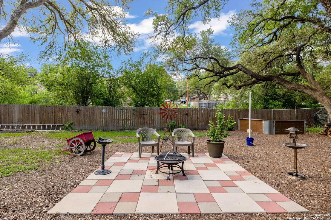 Photo of 9231 Saint Ives