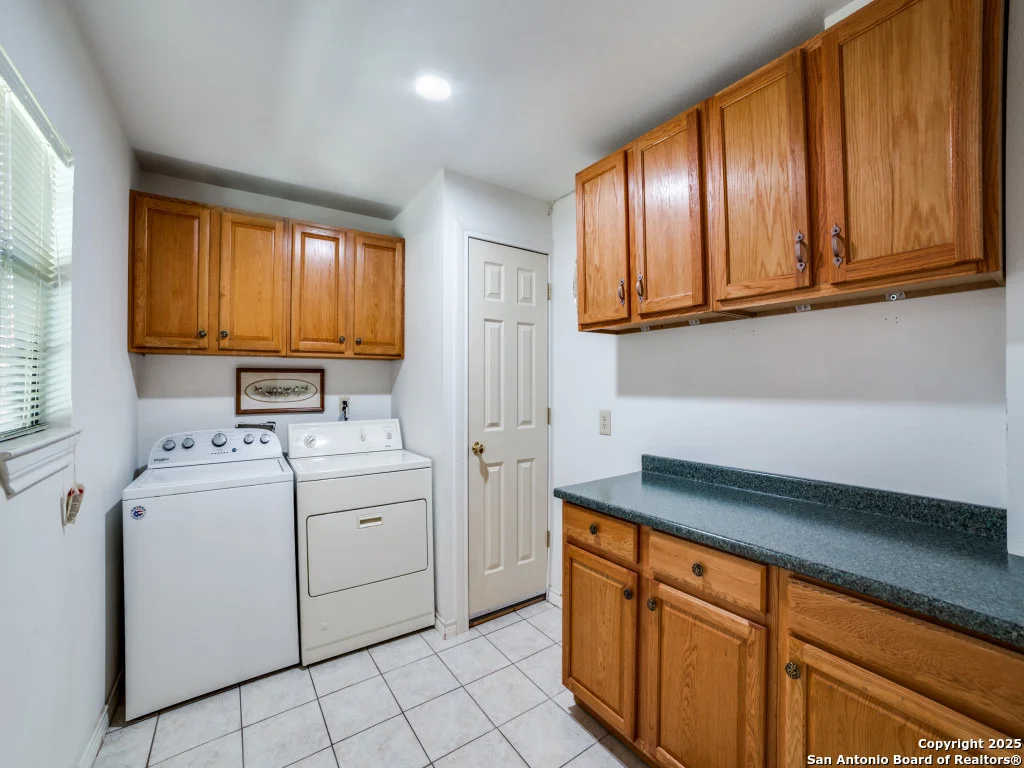 Photo of 6002 Sandwick