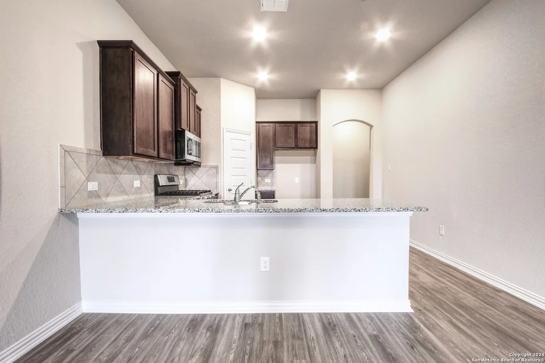 Photo of 5423 Devils Gate