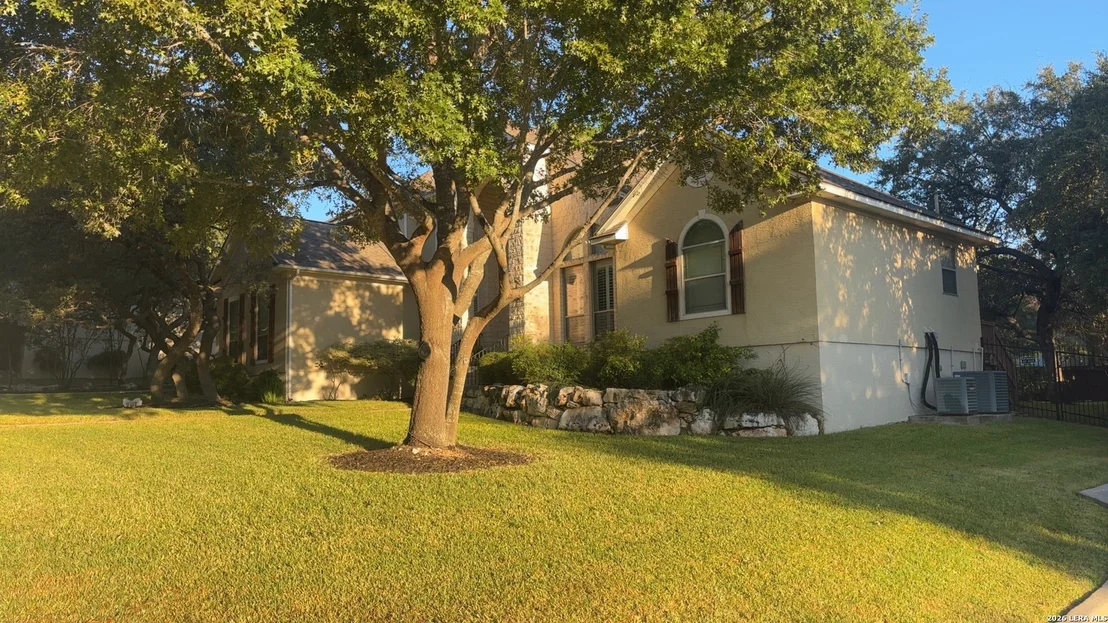 Photo of 907 SABAL RDG