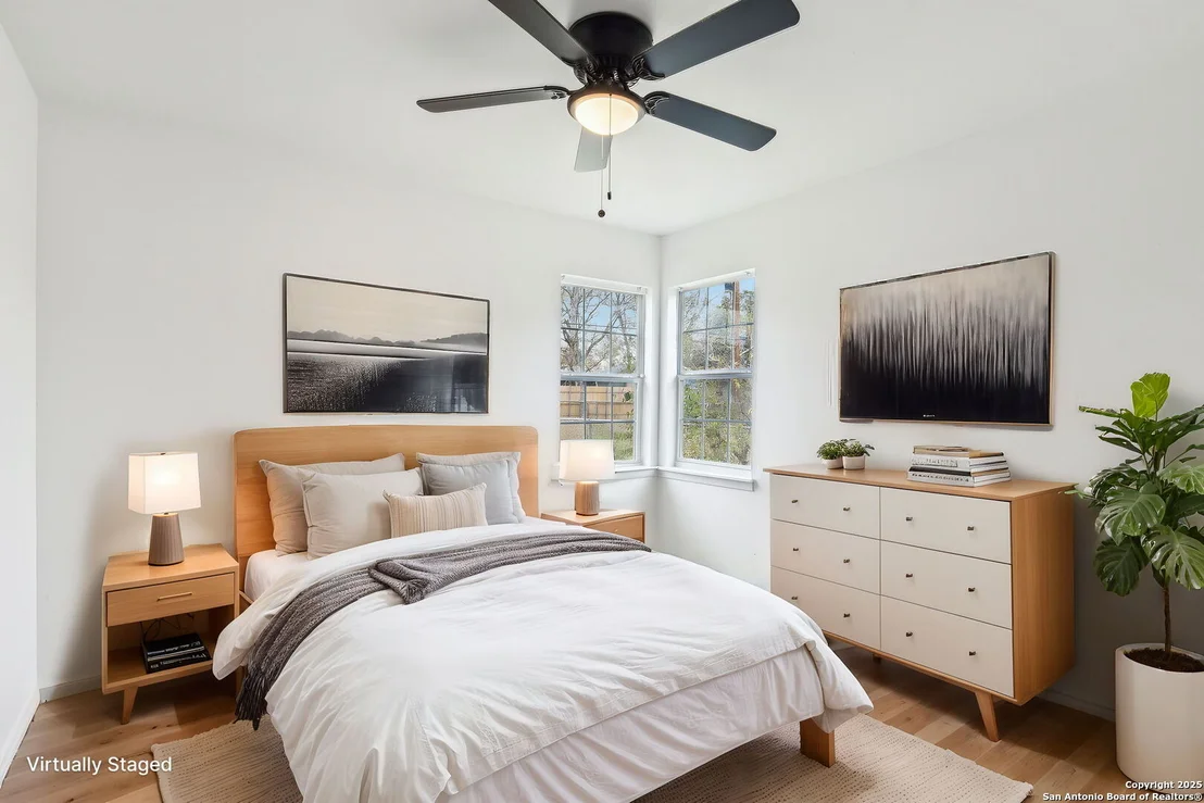 Photo of 843 Deely Place