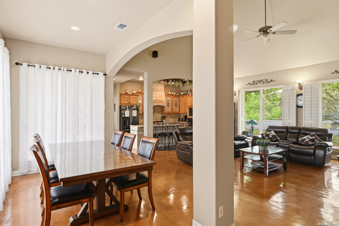 Photo of 752 Taylor Pt