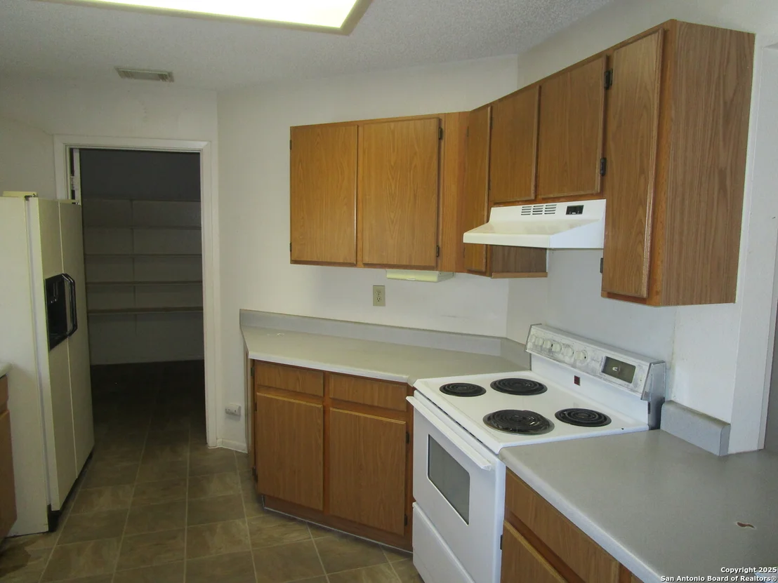 Photo of 7555 Branston