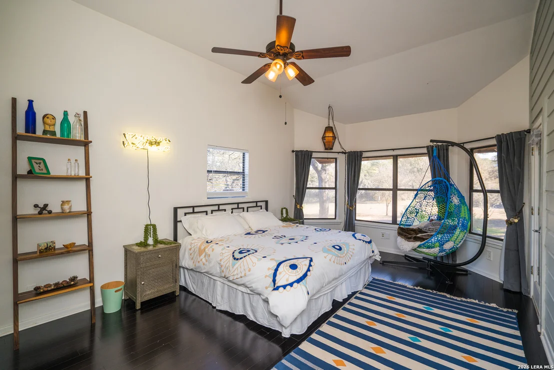 Photo of 810 Oakwood