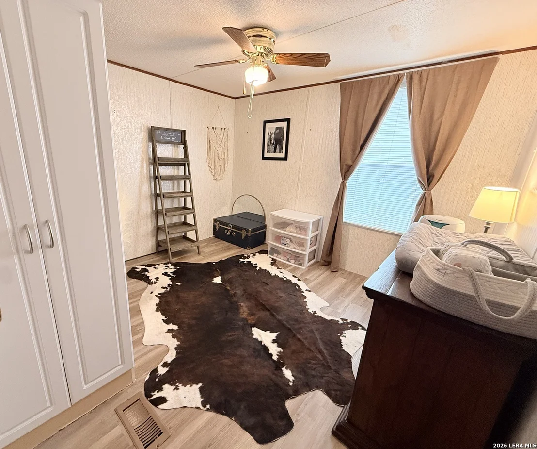 Photo of 721 Oak Dr