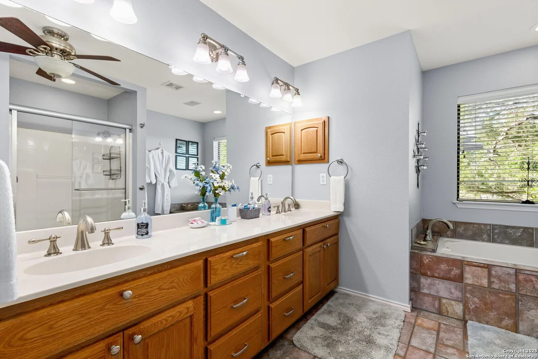 Photo of 1043 LEDGE PATH