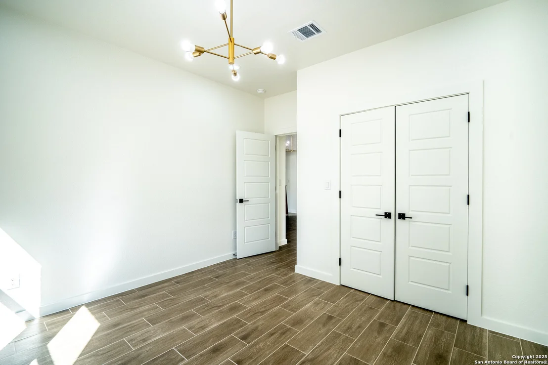 Photo of 15125 norvell