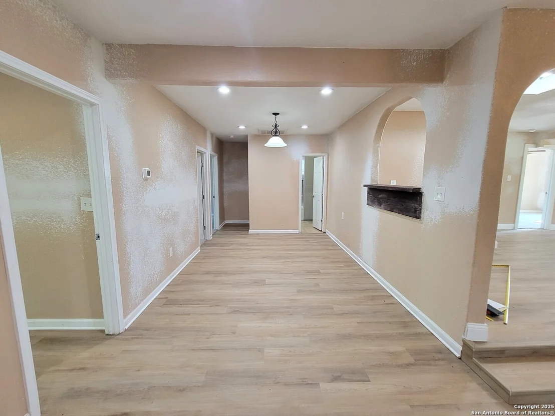 Photo of 9235 Lasswell
