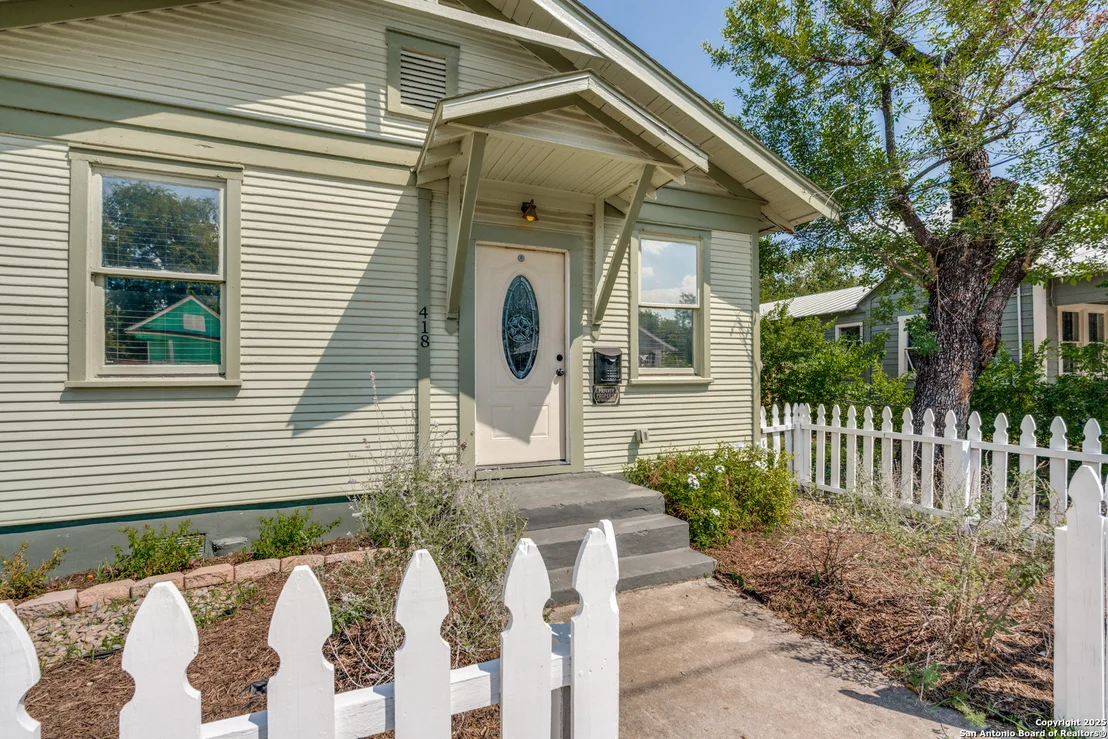 Photo of 418 Muncey