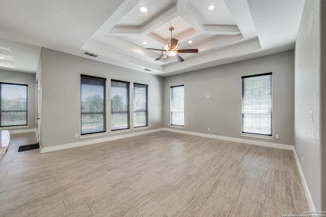Photo of 712 COUNTY ROAD 3823